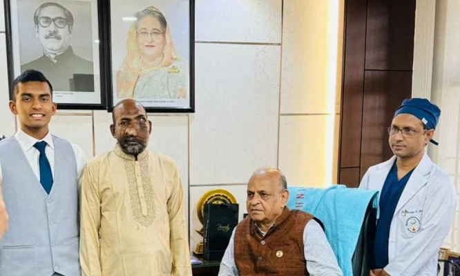 ‘এটা দেশের চিকিৎসকদের সক্ষমতার বড় প্রমাণ। আমাদের চিকিৎসকদের সক্ষমতা নিয়ে কোনো সন্দেহ নেই। ' aminul-2