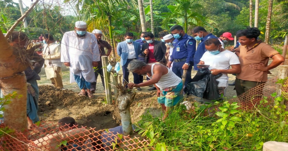 ১১ বছর পর শিবির কর্মীর লাশ উত্তোলন, কবরে মিলল বুলেট