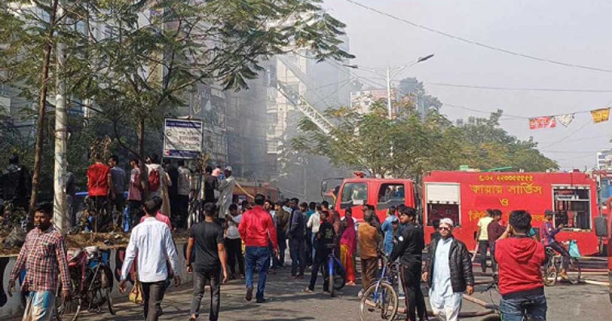 উত্তরায় রেস্টুরেন্টের আগুন নিয়ন্ত্রণে