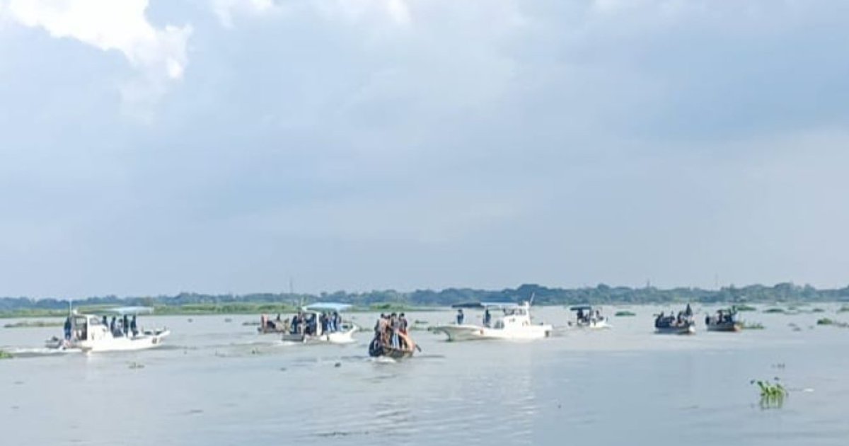 পুলিশের সঙ্গে নৌ ডাকাতদের গোলাগুলির ঘটনায় যৌথ বাহিনীর অভিযান