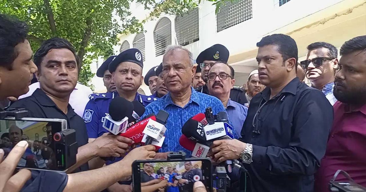 মুন্সিগঞ্জে পুলিশের ক্যাম্পে হামলার ঘটনায় দ্রুত ব্যবস্থা নেওয়া হবে: স্বরাষ্ট্র উপদেষ্টা