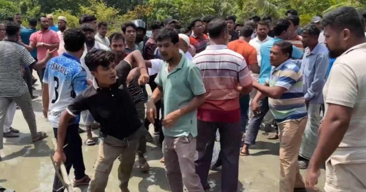 সোনাগাজীতে বালু উত্তোলন নিয়ে বিএনপির দুই গ্রুপের হট্টগোল
