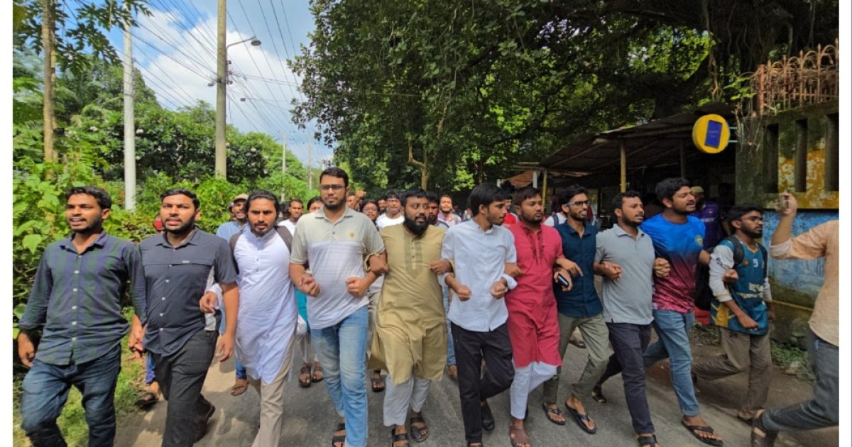 দুর্গাপূজার ষষ্ঠীতে রাকসু নির্বাচন