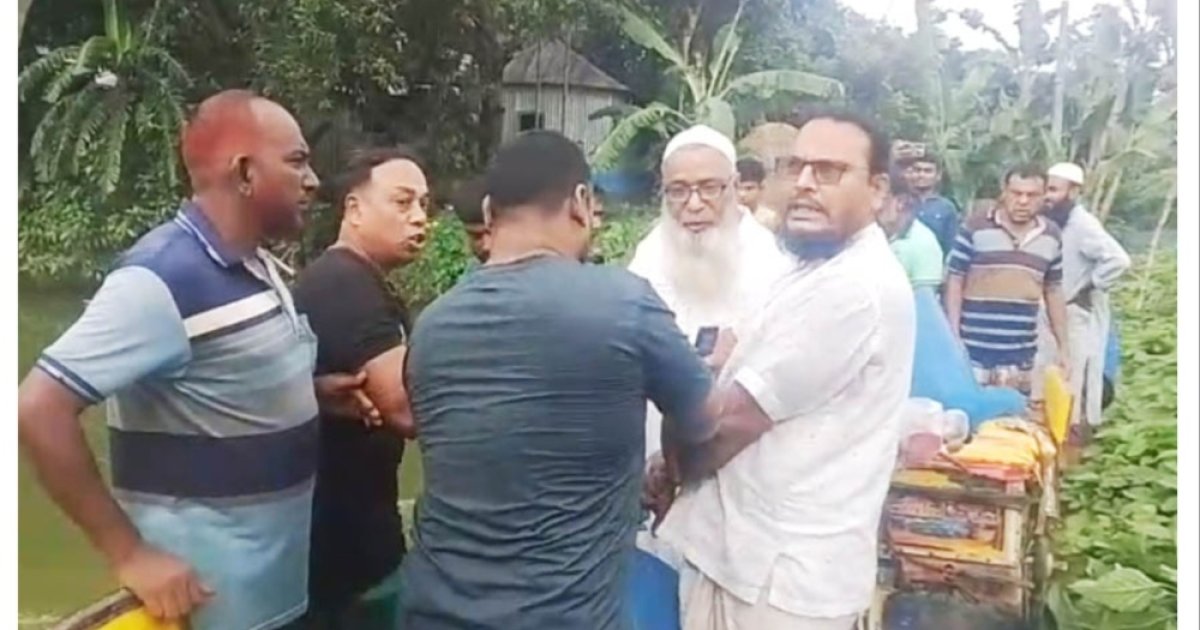 উল্লাপাড়ায় চাঁদা না পেয়ে পুকুর দখলের চেষ্টা