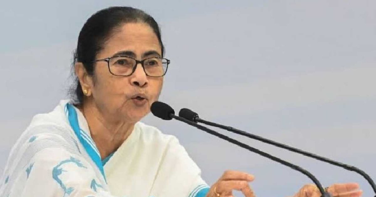 ‘বাংলাদেশি’ তকমায় গরিবদের হয়রানি: বিজেপিকে মমতার আক্রমণ