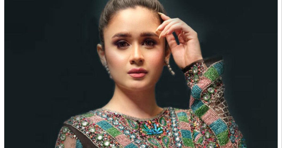 শাকিবের নায়িকা ঐশী!