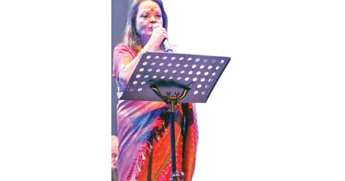রাতভর গাইলেন গানের পাখি