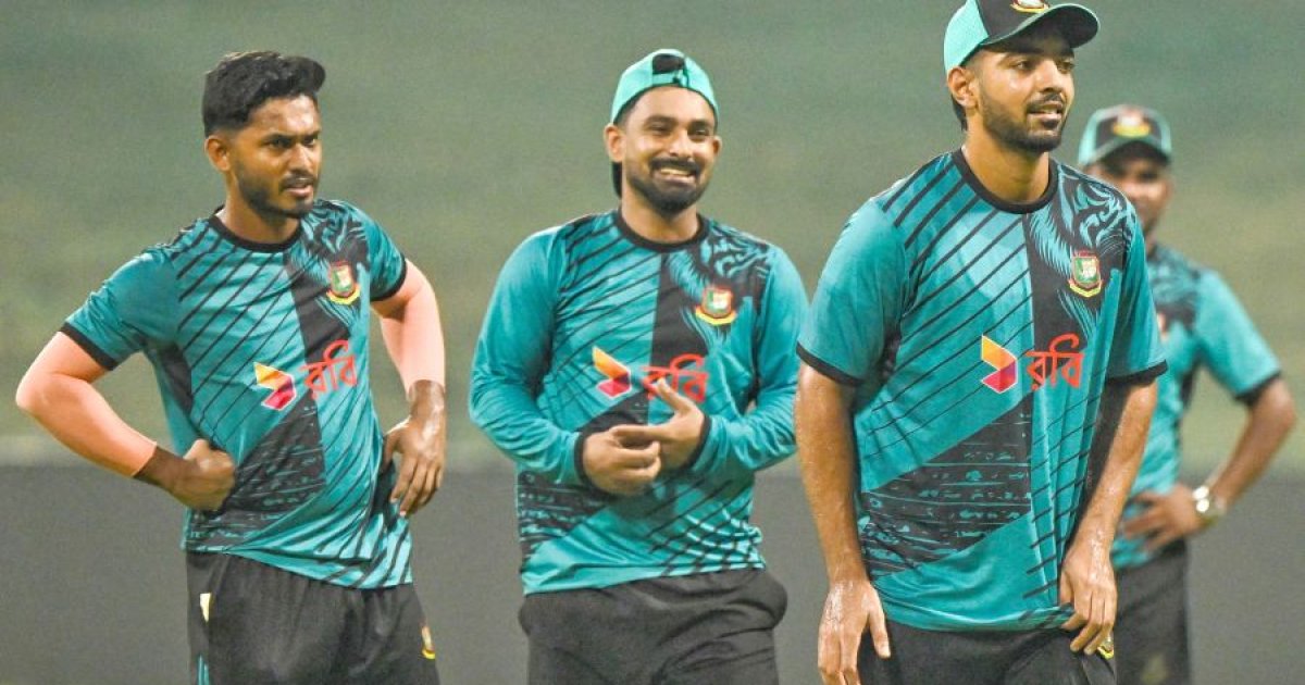 'শুধু ছক্কা মারলেই হবে না, স্মার্ট ক্রিকেট খেলো', সতীর্থদের লিটন দাস