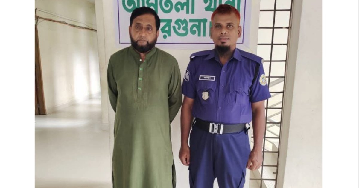 অবৈধভাবে দান বাক্সের টাকা উত্তোলনের দায়ে গ্রেপ্তার ১