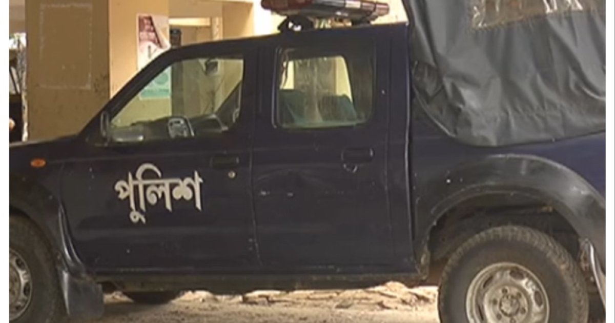 পুলিশকে লক্ষ্য করে গুলি, ৩ পুলিশ আহত