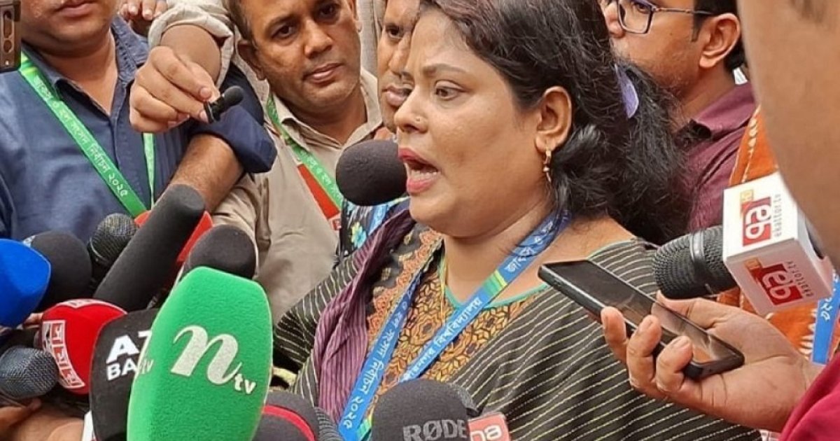 জাকসু নির্বাচনে ম্যানুয়াল ভোট গণনায় ক্ষোভ রিটার্নিং অফিসারের