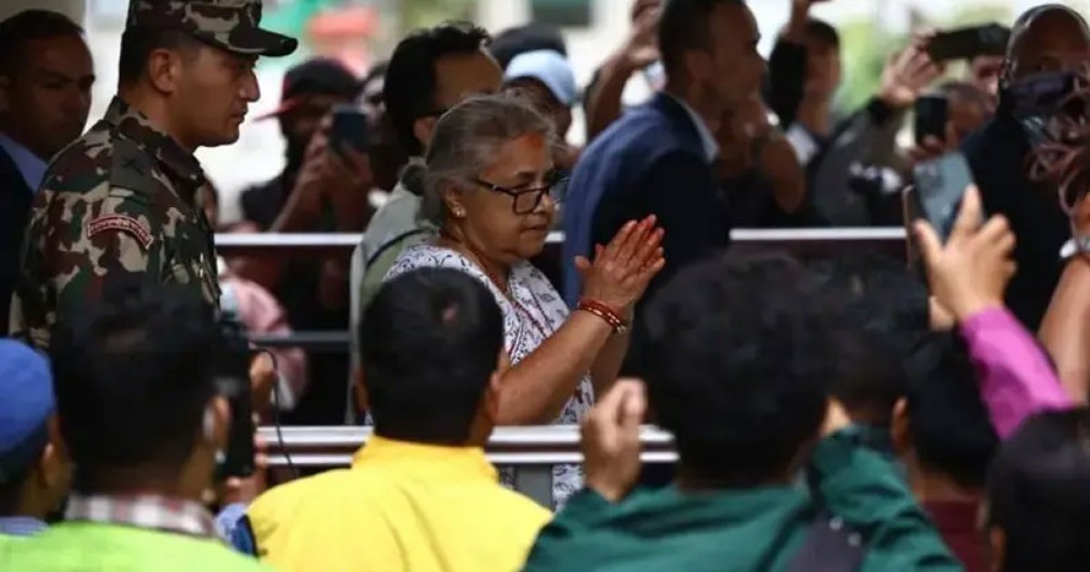 নতুন প্রধানমন্ত্রী দায়িত্ব নেওয়ার পর শান্ত হচ্ছে নেপাল