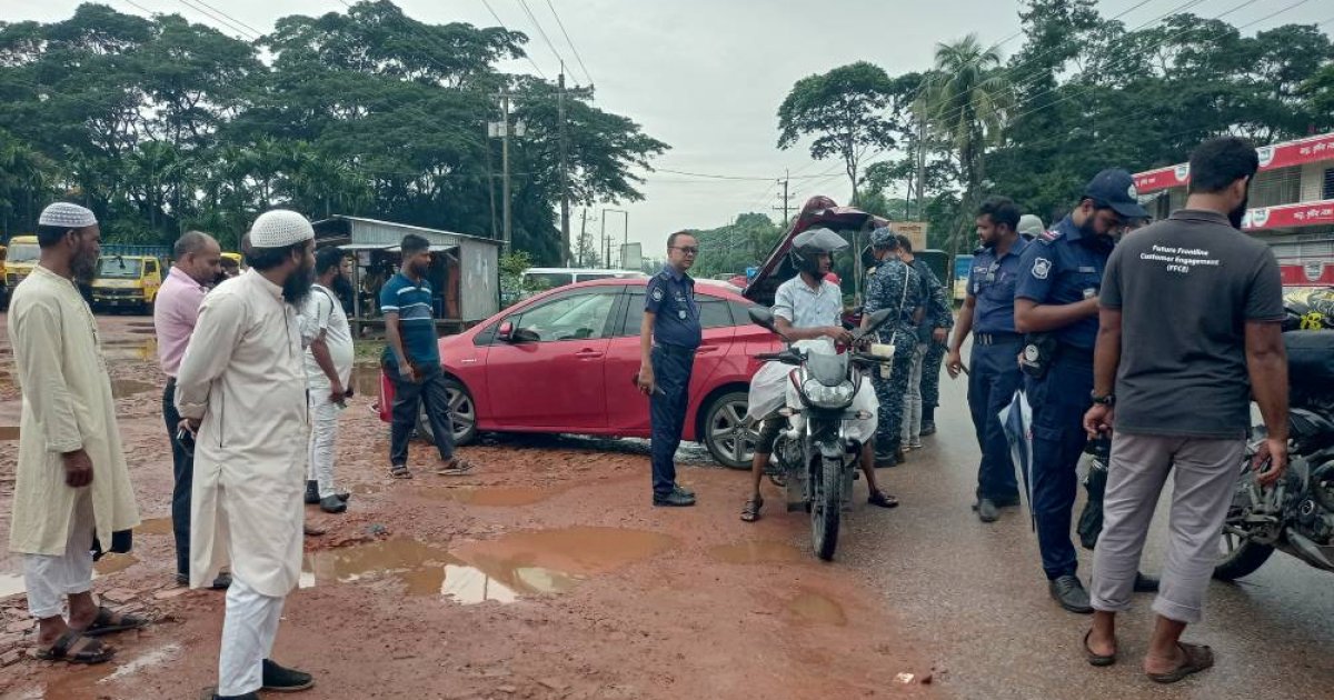 শ্যামলী পরিবহনসহ ৯ গাড়ির নামে মামলা, জব্দ ৩