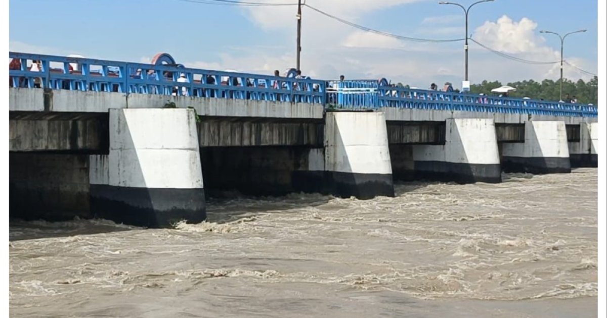 তিস্তার পানি বিপদসীমার ওপরে, খুলে দেওয়া হয়েছে জলকপাট