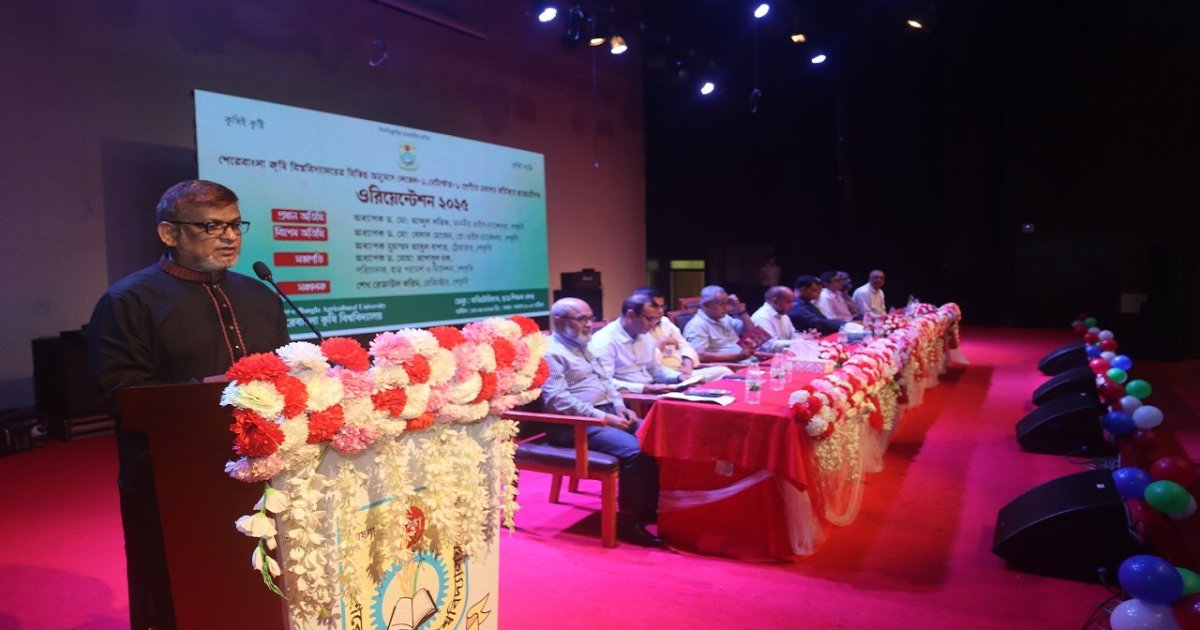 নবীন শিক্ষার্থীদের বরণ করলো শেকৃবি