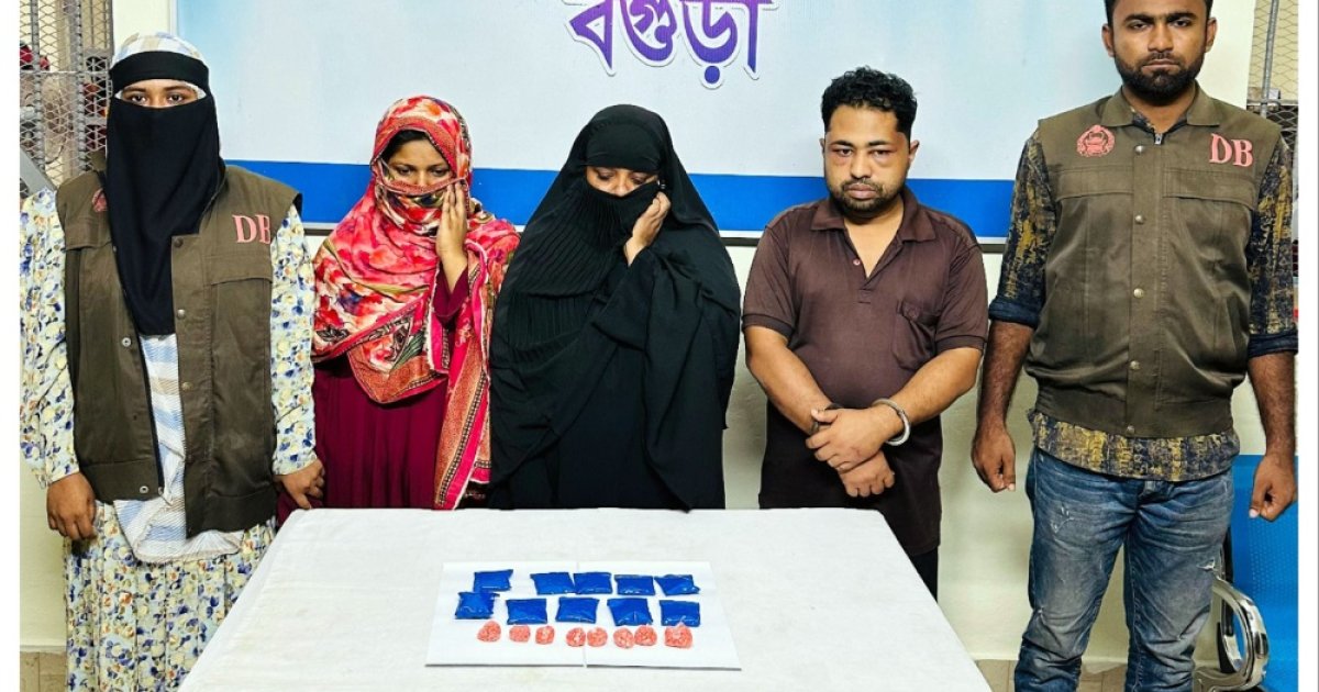 বগুড়ায় ইয়াবাসহ গ্রেপ্তার ৩