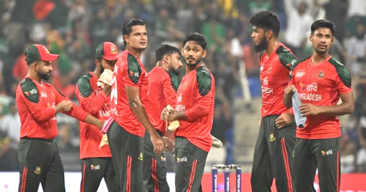 জোড়া শিকারে আফগানদের চেপে ধরলেন নাসুম, রিশাদ নিলেন তৃতীয় উইকেট