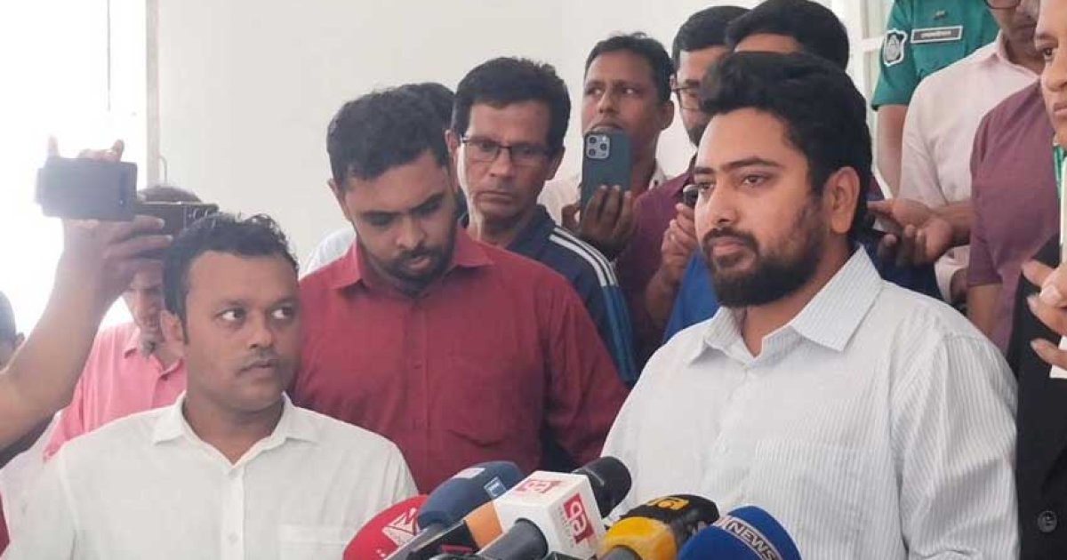 আওয়ামী লীগকে দল হিসেবে বিচারের মুখোমুখি করার দাবি নাহিদ ইসলামের