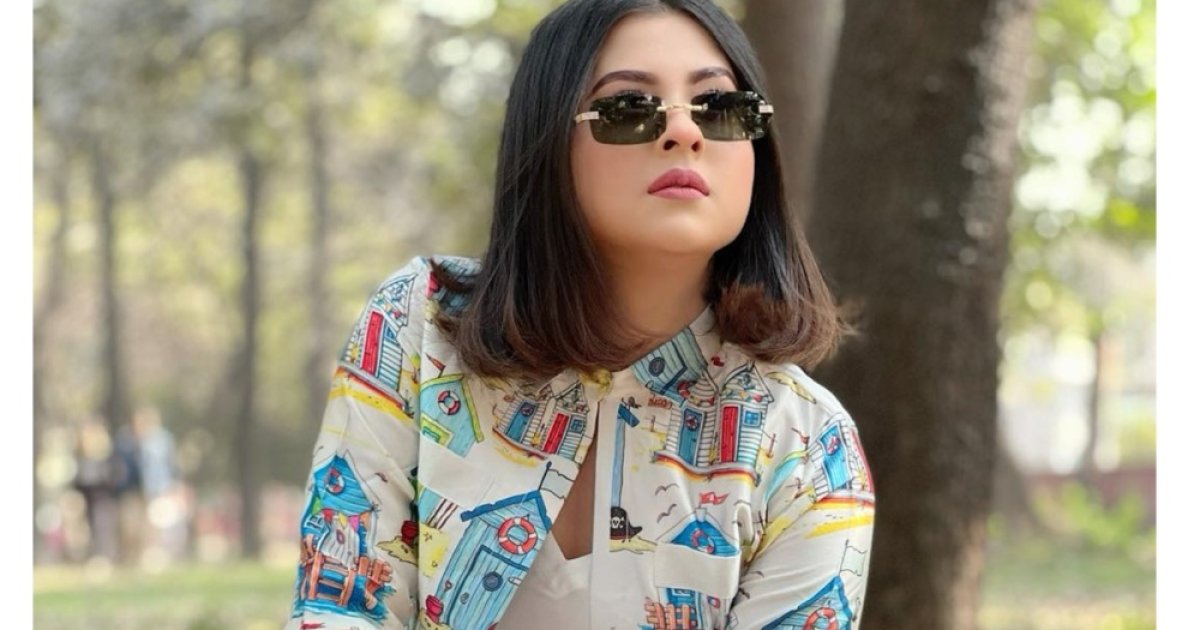 অপেক্ষায় বুবলী