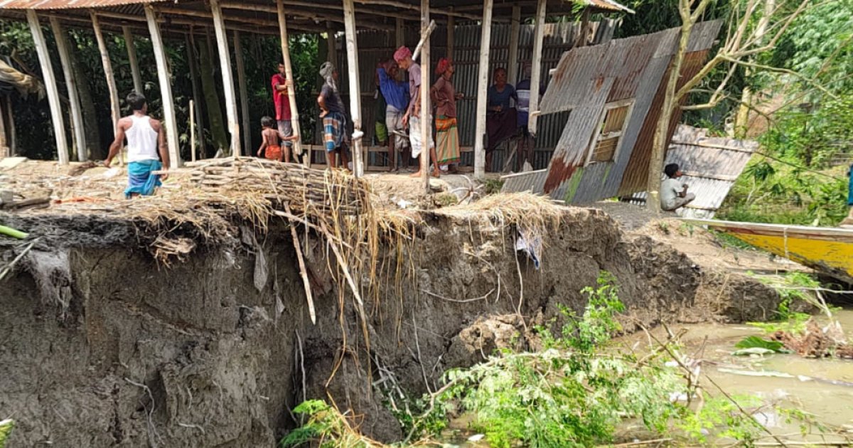 যমুনার ভাঙনে বিলীন ২৫ বাড়িঘর, হুমকির মুখে শিক্ষাপ্রতিষ্ঠান