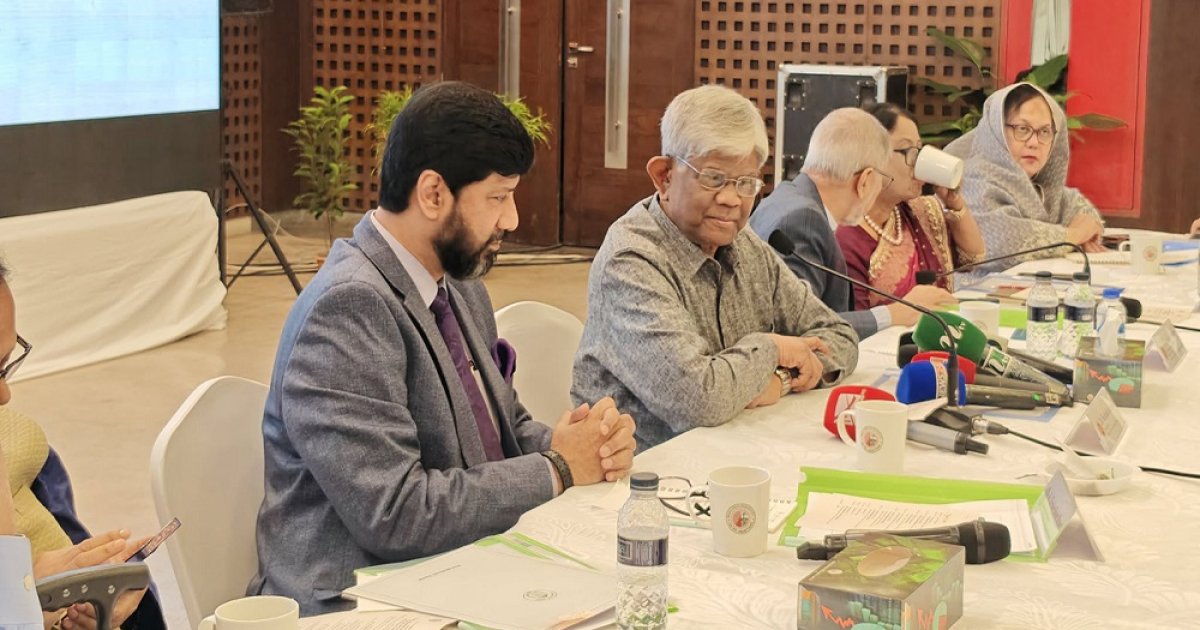 ভুখা পেটে আর কতদিন পড়াবেন শিক্ষকরা: অর্থ উপদেষ্টা