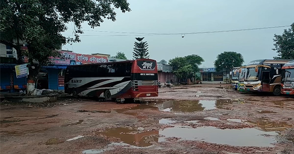 ঢাকা-রাজশাহী রুটে বাস চলাচল বন্ধ
