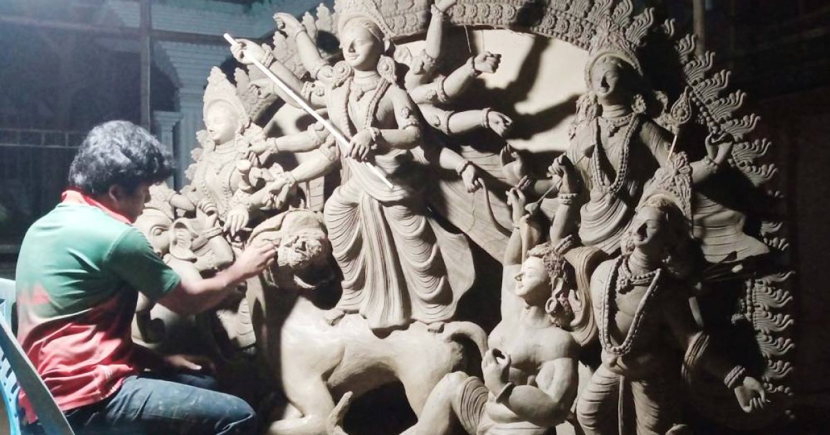 পার্বতীপুরে ১৩৮ মণ্ডপে চলছে দুর্গাপূজার প্রস্তুতি