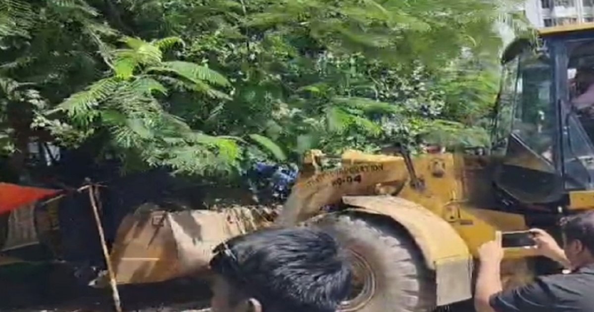শিক্ষার্থীদের দোকান ভাঙচুর জবি প্রশাসনের