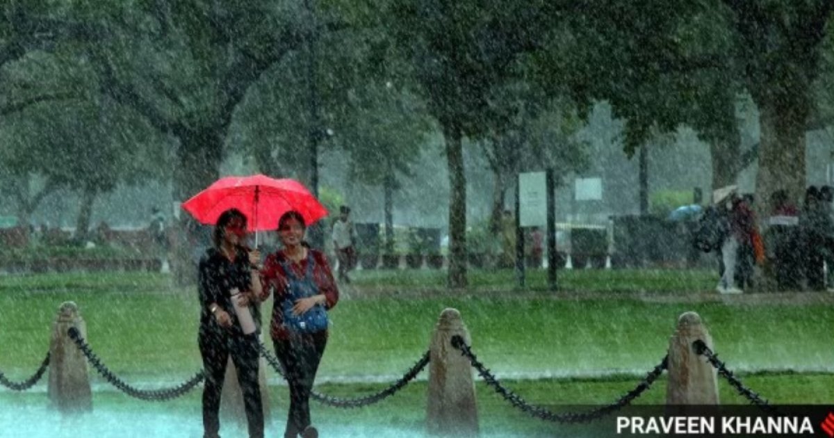 বৃষ্টিতে ভিজে জ্বর—ঘরেই যেভাবে সামলাবেন