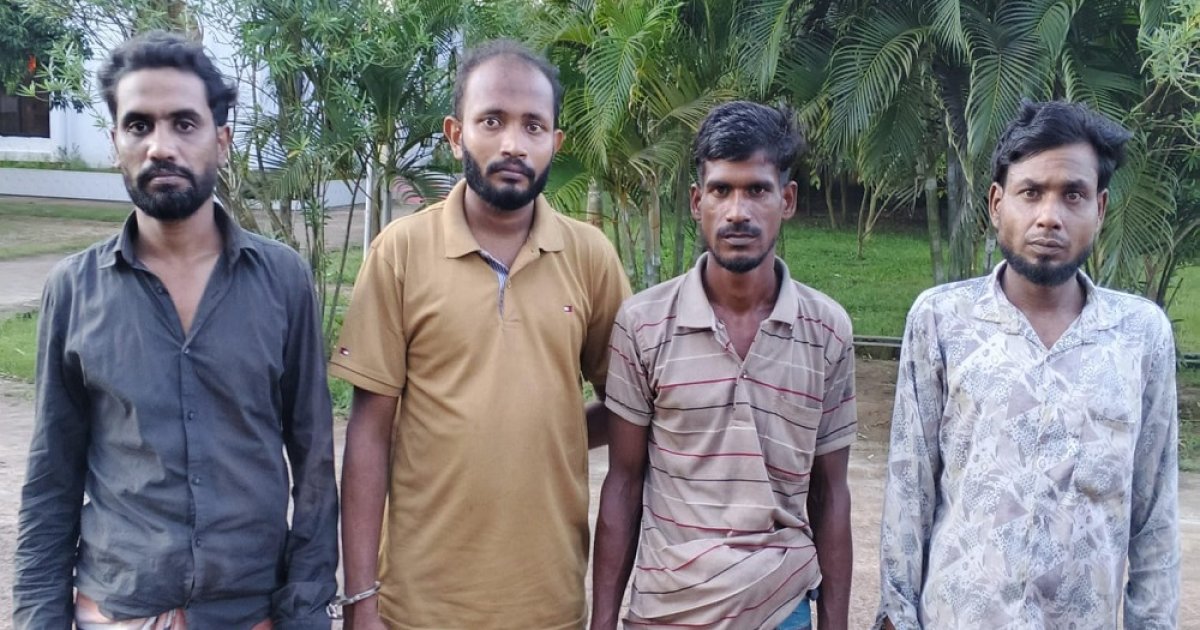 গাঁজা নিয়ে ফেনী কলেজ ছাত্রদল নেতাসহ গ্রেপ্তার ৪