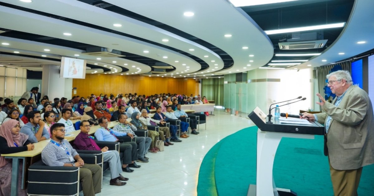 ডিআইইউতে ‘হিউম্যান জিনোম, ক্যান্সার এবং ইমিউনোথেরাপি’ শীর্ষক মূল প্রবন্ধ উপস্থাপন