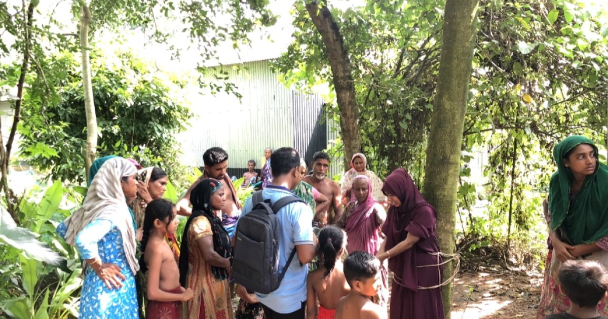 স্ত্রীর মর্যাদা চাওয়ায় নারীকে গাছের সাথে বেঁধে নির্যাতন