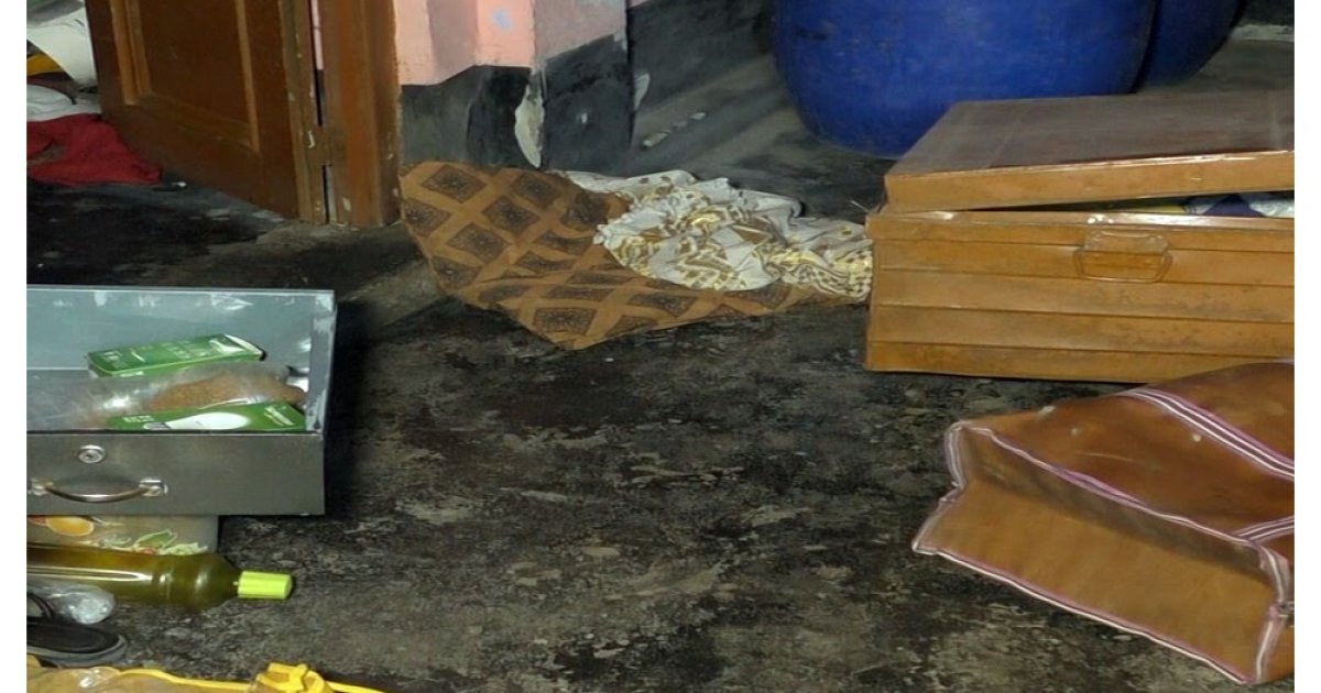 ব্যবসায়ীর বাড়িতে ডাকাতি, টাকা ও স্বর্ণালংকার লুট