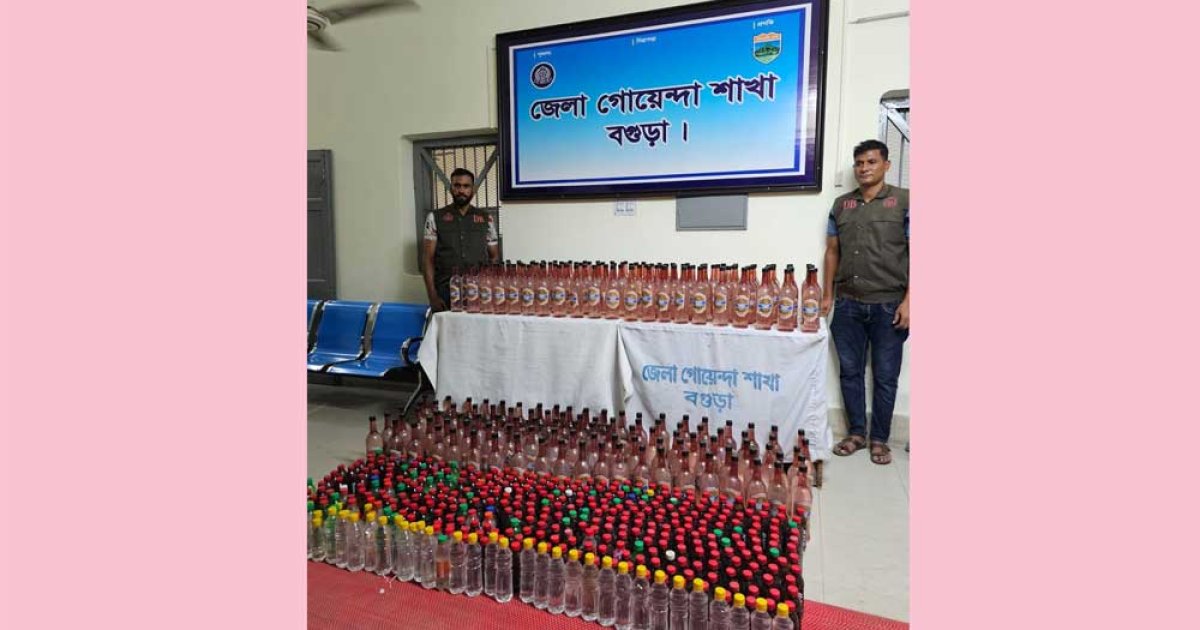 পলাতক আসামির ঘরে মিলল ৬১০ বোতল মদ