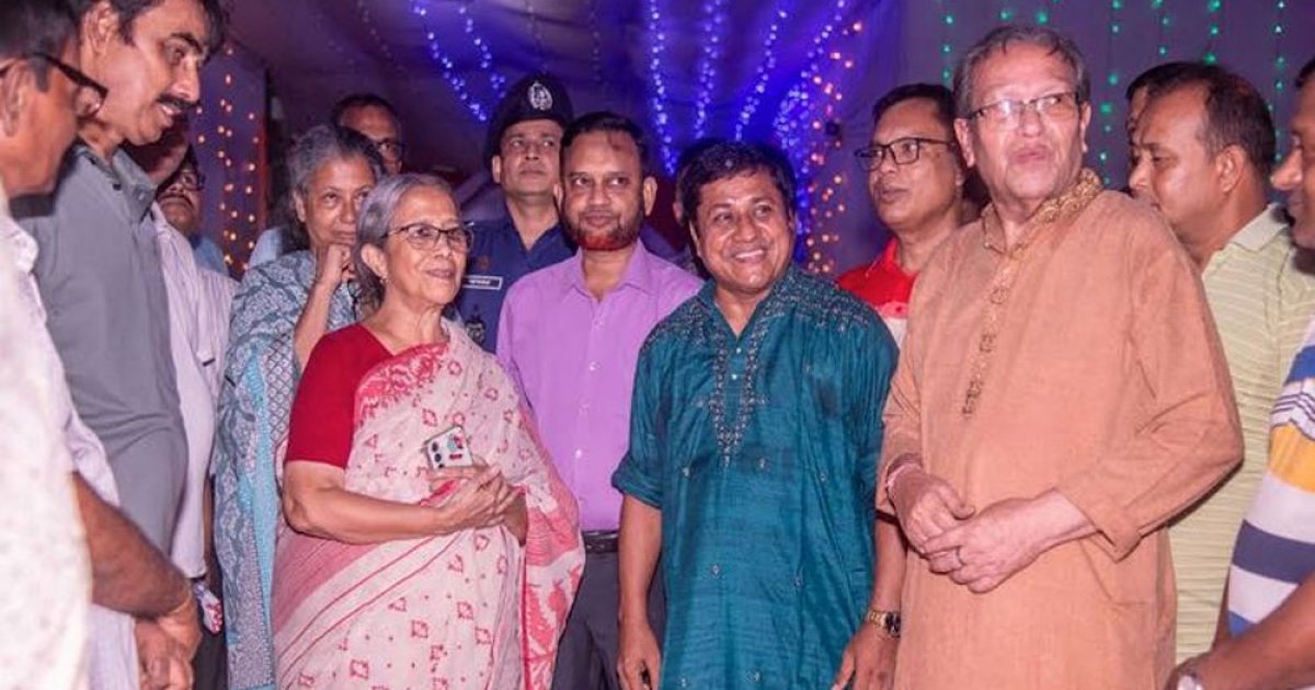 ময়মনসিংহের দুর্গাবাড়ি পূজামণ্ডপ পরিদর্শনে প্রাণিসম্পদ উপদেষ্টা
