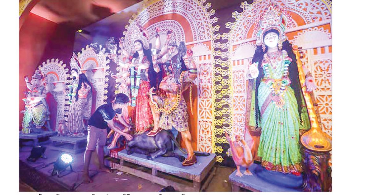 আজ মহাষষ্ঠীতে শুরু দুর্গোৎসব