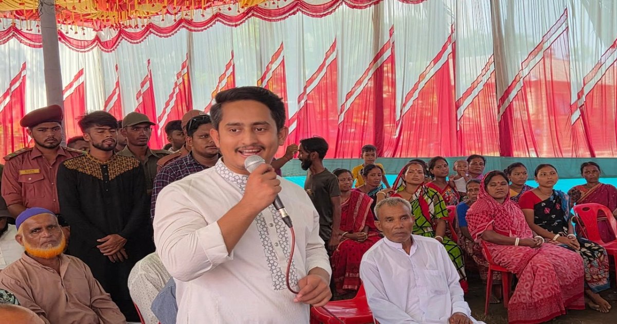 পঞ্চগড়ে দূর্গাপূজা মণ্ডপ পরিদর্শনে সারজিস