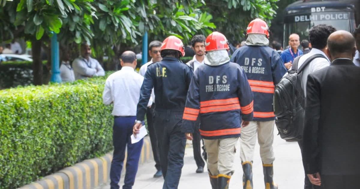 নয়াদিল্লির ৩ শতাধিক স্কুলে বোমা হামলার হুমকি