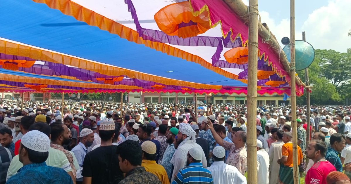 নরসিংদীতে পারিবারিক কবরস্থানে সমাহিত সাবেক শিল্পমন্ত্রী