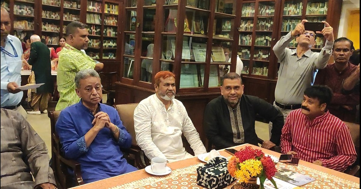 মানুষ নির্বাচিত সরকারের দিকে তাকিয়ে: আমির খসরু মাহমুদ