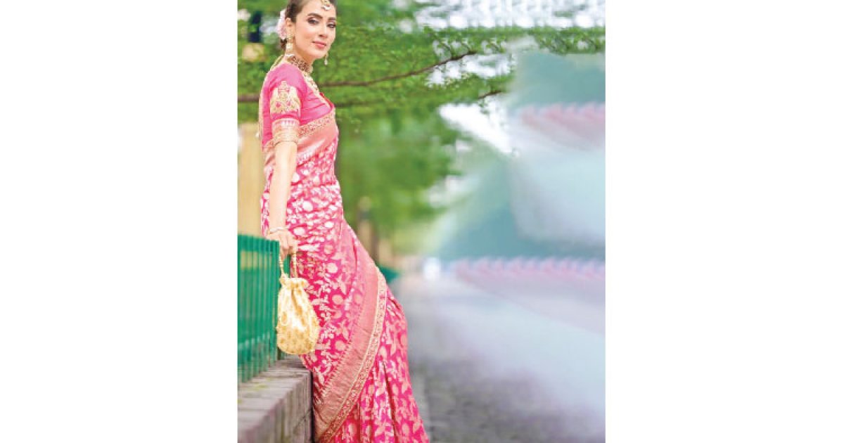 এই পূজায় মিম