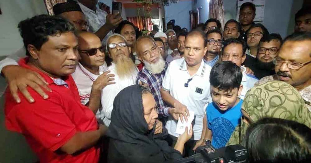 বগুড়ায় নিহত যুবদল নেতা রাহুলের পরিবারের পাশে তারেক রহমান