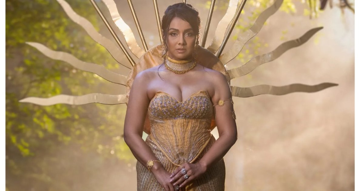 ফের নিন্দার ঝড়ে রুনা খান