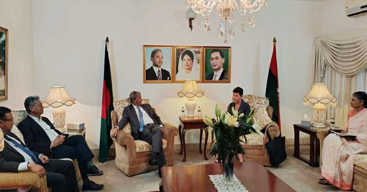মির্জা ফখরুলের সঙ্গে বৈঠকে গোয়েন লুইস