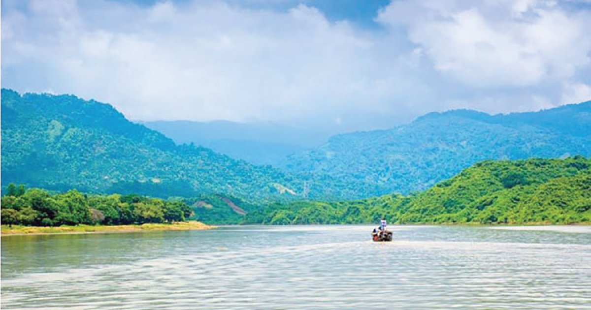 সৃষ্টির বৈচিত্র্যে স্রষ্টার মহিমা