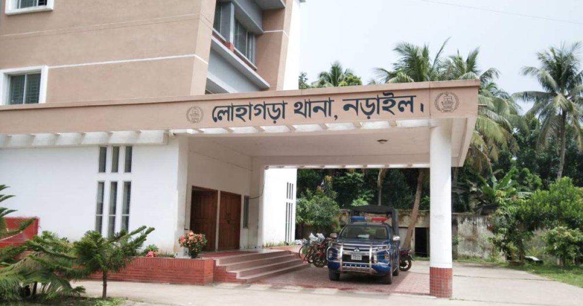 লোহাগড়া থানার ভেতর থেকে অটোভ্যান চুরি