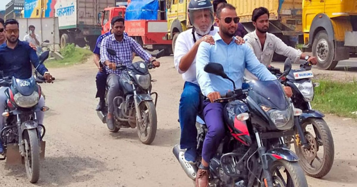 হেলমেটবিহীন চালকের মোটরসাইকেলে চড়ার ব্যাখ্যা দিলেন ফাওজুল কবির
