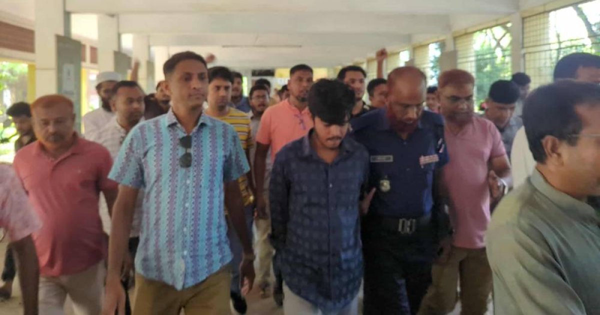 ইবিতে নিষিদ্ধ সংগঠন ছাত্রলীগের নেতা আটক