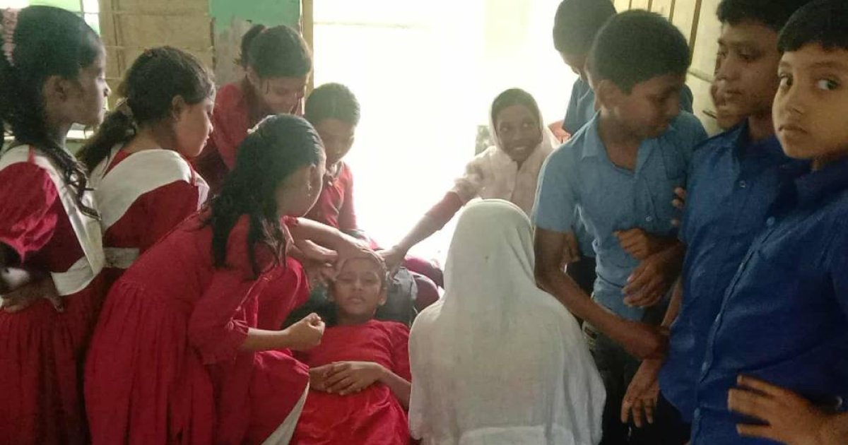 দুমকিতে টাইফয়েড টিকার পর ৭ শিক্ষার্থী অসুস্থ