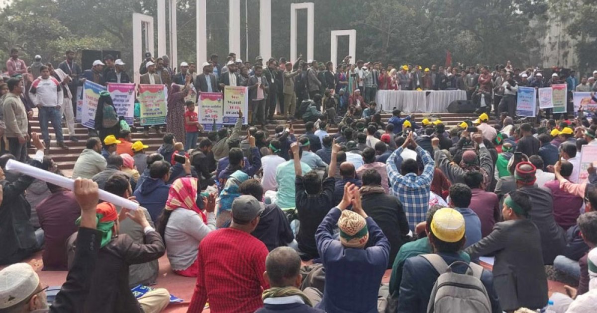 শহীদ মিনারেই রাত কাটাবেন আন্দোলনরত শিক্ষকরা